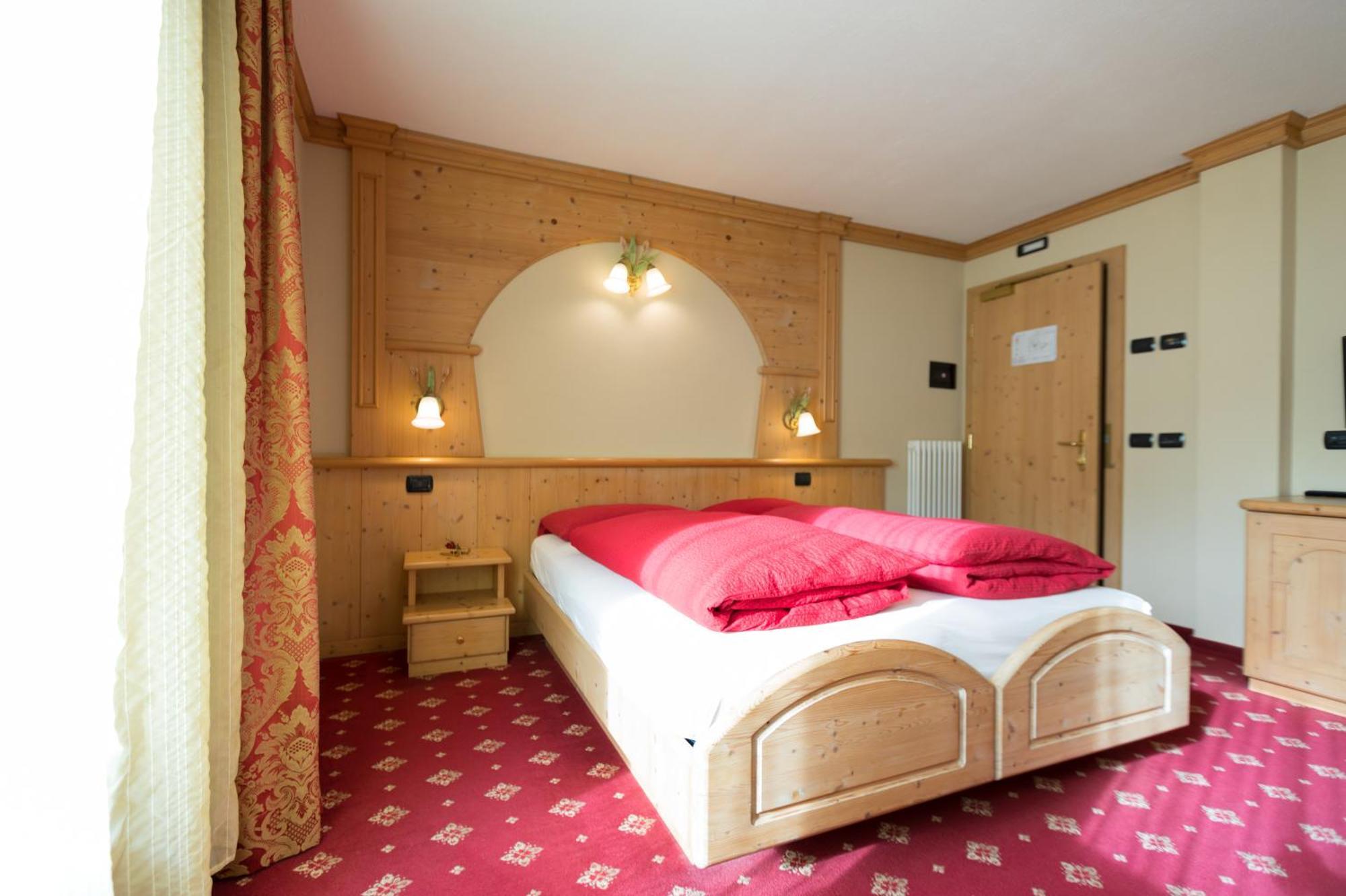Hotel Champagne Livigno Exterior photo