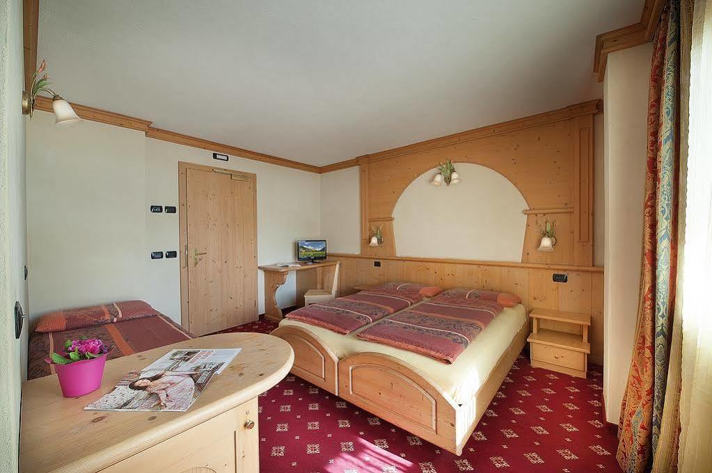 Hotel Champagne Livigno Exterior photo